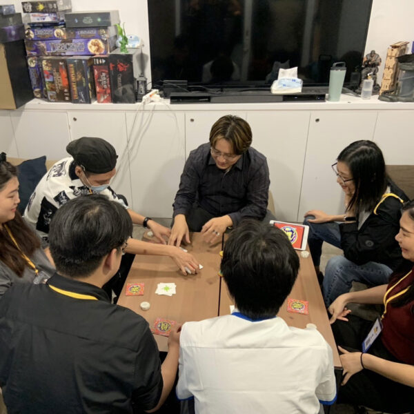 【交流小聚】09/11 (三) ｜台北場｜決戰桌遊夜-Grow Life 靠過來桌遊咖啡廳